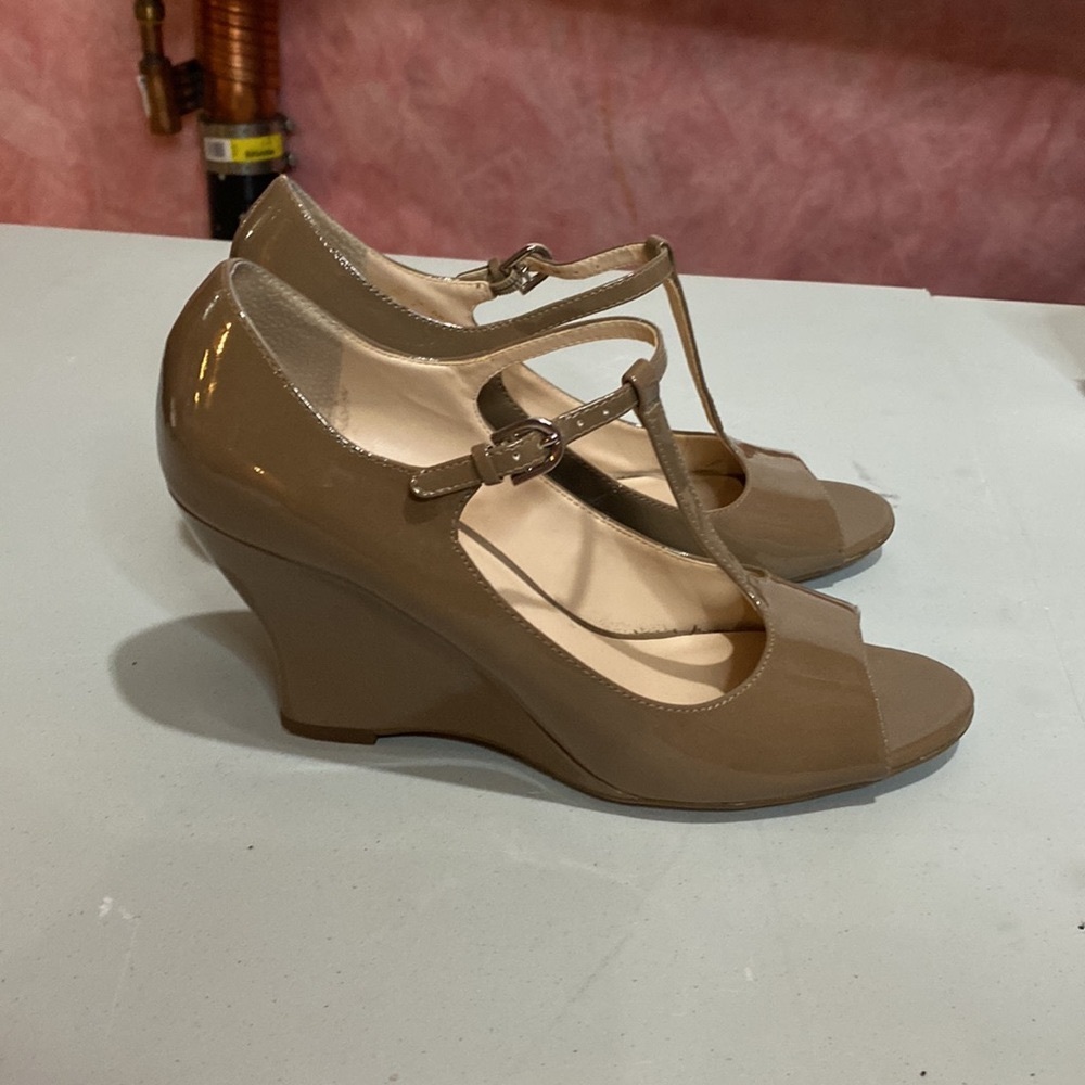 Franco Sarto T strap Pumps